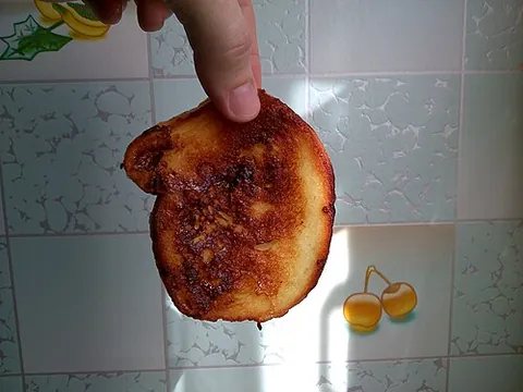 grenki: toasts or croutons fried lightly in butter or vegetable oil, until crisp and brown