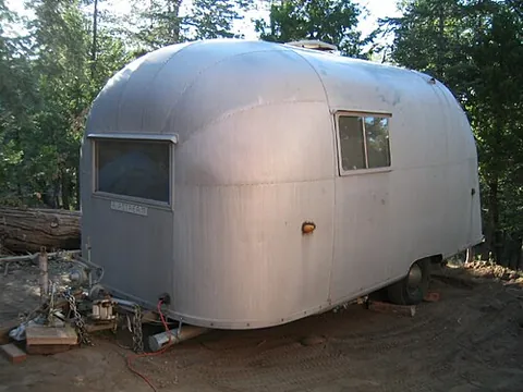 grockle box: a caravan; a trailer that is used as holiday accommodation