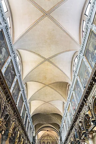 groin vault: a vault resulting from the intersection of two barrel-vaults crossing in a right angle. Its thrusts...