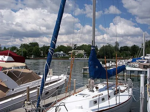 grosse pointe: a city in Wayne County, Michigan, United States
