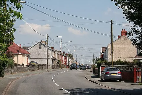 grovesend: a village in Grovesend and Waungron community, City and County of Swansea, Wales (OS grid ref...