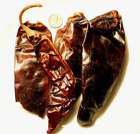 guajillo: a variety of chili, a dried mirasol