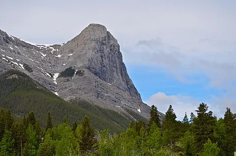 ha ling peak: a peak in Mount Lawrence Grassi, Ehagay Nakoda, Canmore, Kananaskis, Alberta, Canada