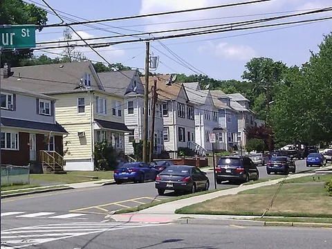 haledon: a borough in Passaic County, New Jersey, United States