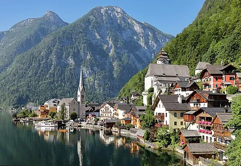hallstatt: a village in Salzkammergut, Austria, known historically for the production of salt