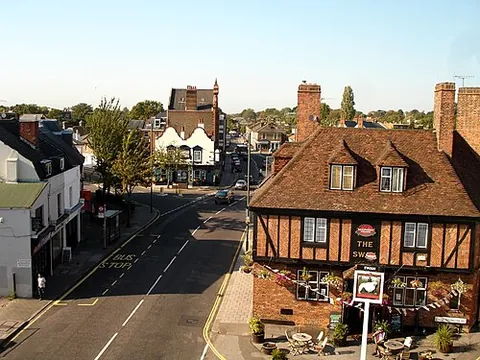 hampton wick: a suburb and former village in the borough of Richmond upon Thames, Greater London, England (OS...