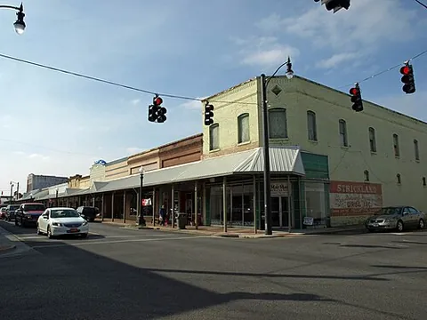 hartselle: a city in Morgan County, Alabama, United States