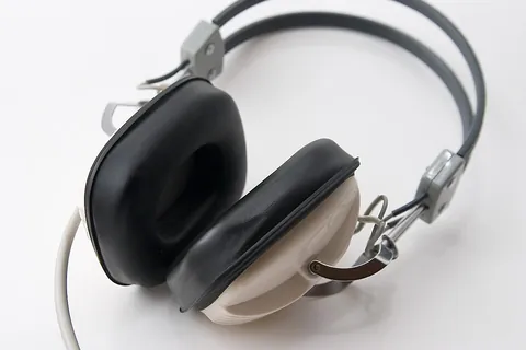 headphone: used with headphones
