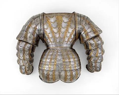 hoguine: an item of armor worn in the 16th century, consisting of overlapping lames to protect the buttocks