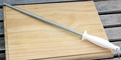 honing steel: a rod of steel, ceramic or diamond-coated steel used to restore keenness to dulled blade edges