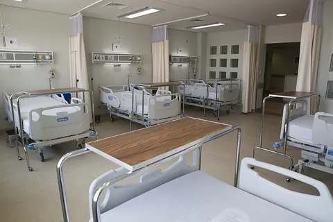 hospital bed: a type of single bed with a frame in three sections in order to raise the head, middle or foot as...