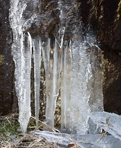 icicle: a drooping, tapering shape of ice