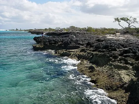 inagua: the southernmost district of the Bahamas, comprising the islands of Great and Little Inagua