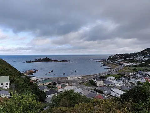 island bay: a suburb and bay in the city of Wellington, Wellington region, New Zealand