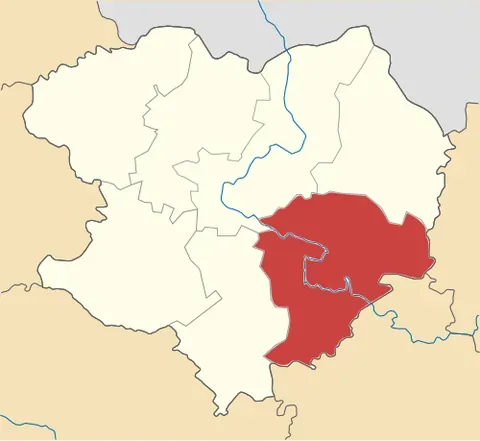 izium: a city in Izium Raion, Kharkiv Oblast, in eastern Ukraine