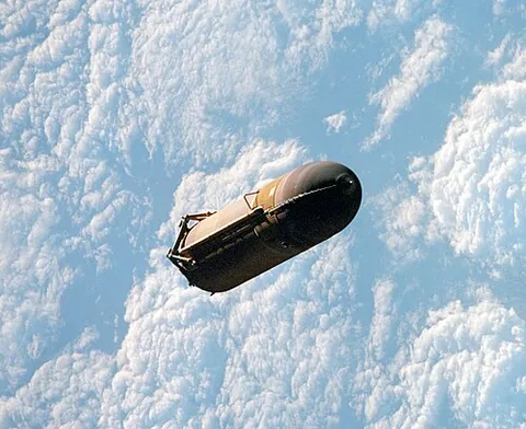 jettison: items that have been or are about to be ejected from a boat or balloon to lighten the vessel