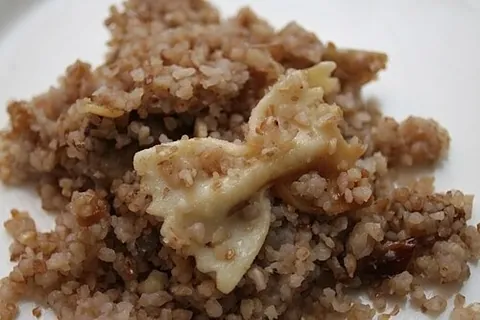 kasha varnishkes: a dish of lokshen and kasha