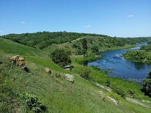 kazavchyn: a village in Khashchuvate starostynskyi okruh, Haivoron urban hromada, Holovanivsk Raion,...