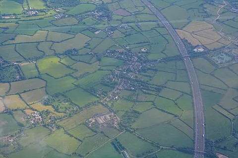 kingston seymour: a small village and civil parish in North Somerset, Somerset, England (OS grid ref ST4066)