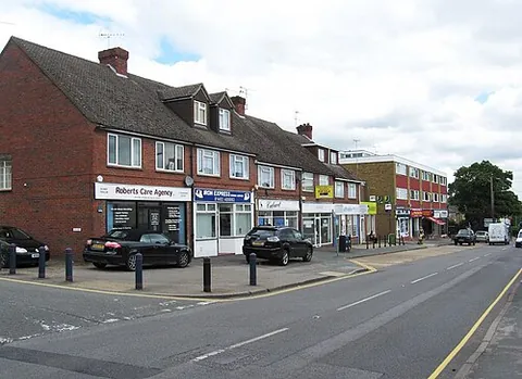 knaphill: a suburban village and ward in Woking borough, Surrey, England (OS grid ref SU9658)
