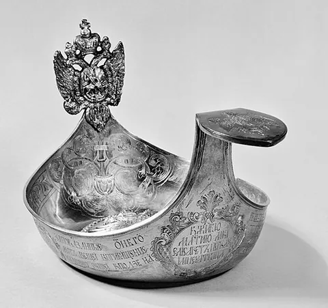 kovsh: a Russian ladle or drinking bowl