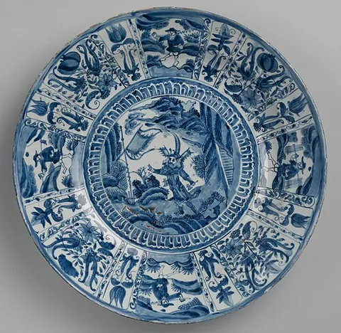 kraak ware: a kind of Chinese export porcelain produced mainly in the late Ming dynasty