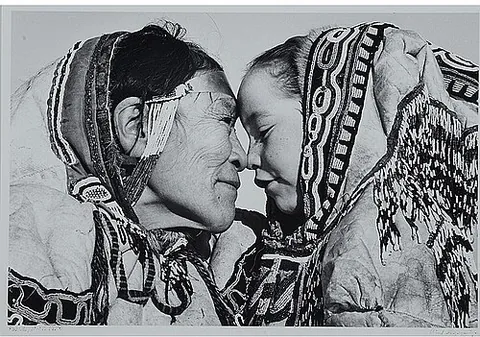 kunik: synonym of Eskimo kiss
