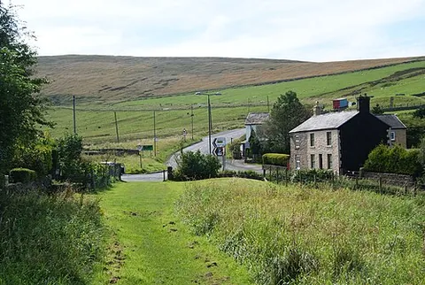 ladmanlow: a hamlet in Burbage ward, near Buxton, High Peak borough, Derbyshire, England (OS grid ref SK0471)