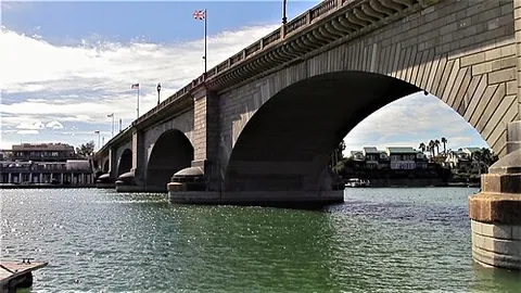 lake havasu city: a modern city next to Lake Havasu in Mohave County, Arizona, United States