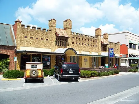 lake wales: a city and lake in Polk County, Florida, United States
