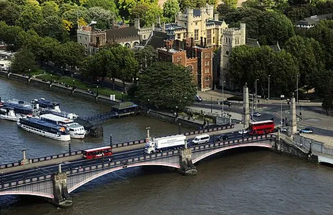lambeth: a district in central London, England
