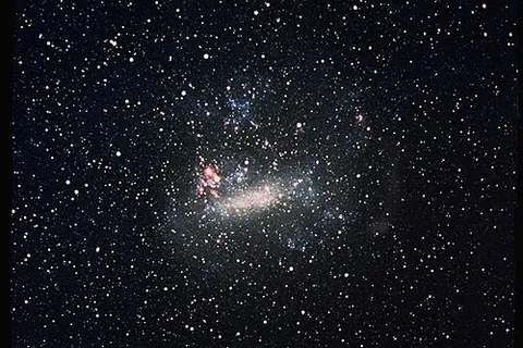 large magellanic cloud: a particular dwarf irregular galaxy, the largest satellite of Milky Way