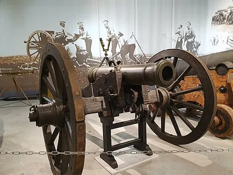 licorne: a type of muzzle-loading gun-howitzer used by the Russian Empire in the 18th and 19th centuries
