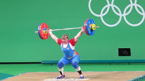 lift: to raise or rise