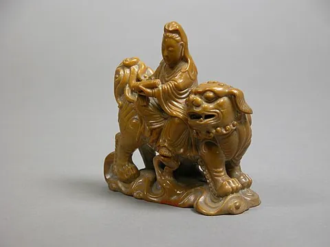 lionback: the back of a lion (being ridden, or laden with luggage, as a means of transportation)