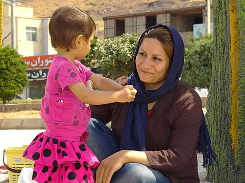 mama: synonym of mother (“a female parent”)