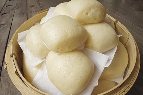 mantou: chinese steamed bun (without any filling)