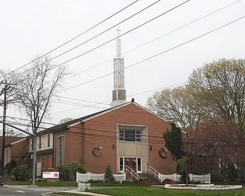 massapequa park: a village in the town of Oyster Bay, Nassau County, New York, United States
