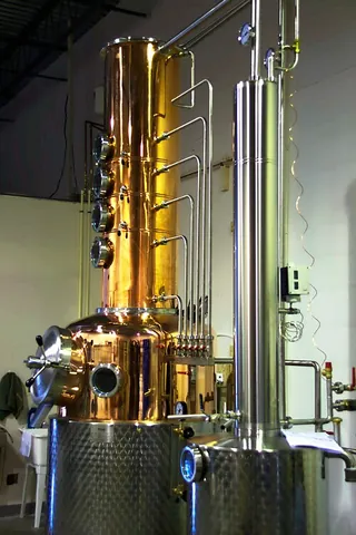 microdistillery: a small commercial distillery