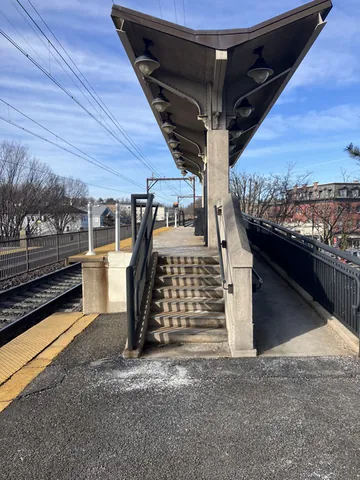mini-high: an elevated section of an otherwise low-level boarding platform