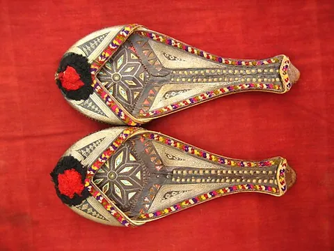 mojari: a type of handmade leather shoe or slipper traditionally worn in northern India and Pakistan