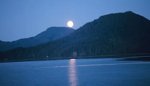 moonrise: the time of day or night when the moon begins to rise over the horizon