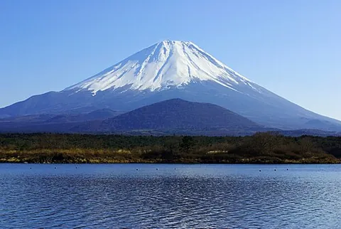 mount fuji: the highest mountain in Japan