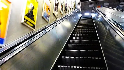 moving staircase: an escalator