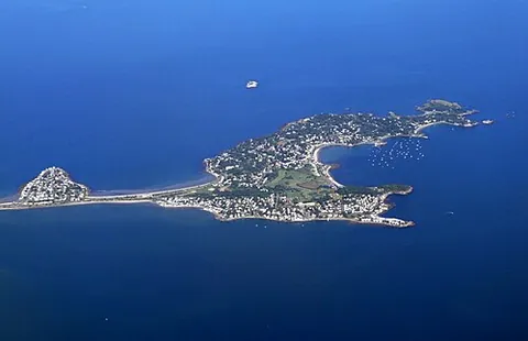 nahant: a town on a peninsula in Essex County, Massachusetts, United States