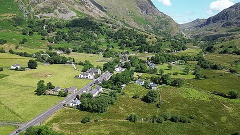 nant peris: a small village in Llanberis community, Gwynedd, Wales (OS grid ref SH6058)