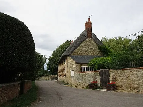 newton and little oakley: a civil parish (served by Geddington, Newton and Little Oakley Parish Council) in North...