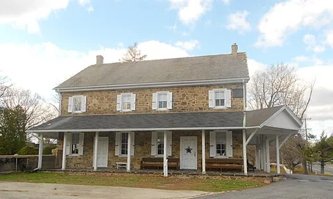 newtown square: an unincorporated community in Newtown Township, Delaware County, Pennsylvania, United States