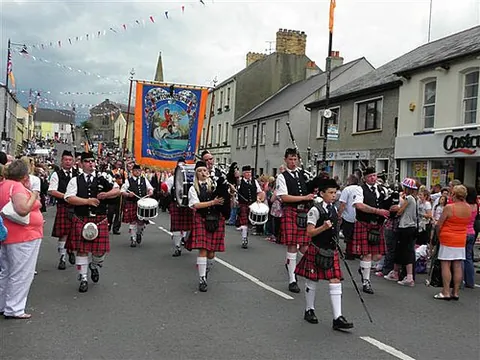 newtownstewart: a small town in County Tyrone, Northern Ireland (Irish grid ref H 4085)