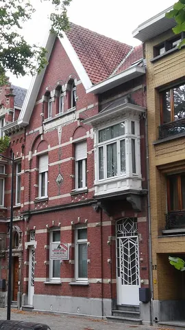 niel: a town on the river Rupel in the southwest of the Belgian province of Antwerp